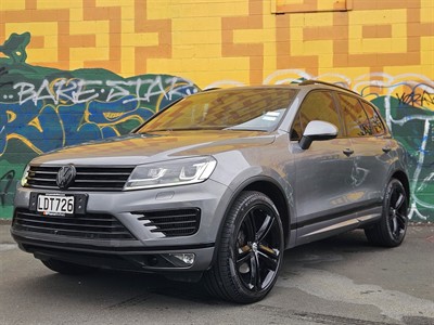 2018 Volkswagen Touareg - Thumbnail