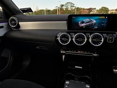 2022 Mercedes-Benz CLA 200 - Thumbnail