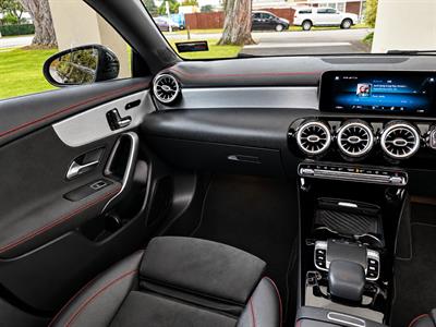 2019 Mercedes-Benz CLA 200 - Thumbnail