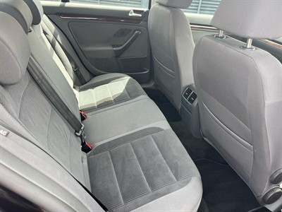 2009 Volkswagen Jetta - Thumbnail