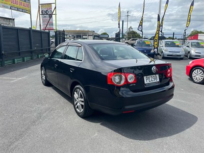 2009 Volkswagen Jetta - Thumbnail