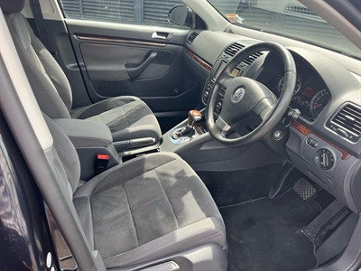 2009 Volkswagen Jetta - Thumbnail