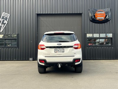 2022 Ford Everest - Thumbnail