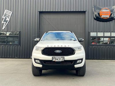 2022 Ford Everest - Thumbnail