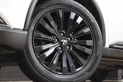 2021 Mitsubishi Outlander - Thumbnail