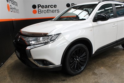 2021 Mitsubishi Outlander - Thumbnail