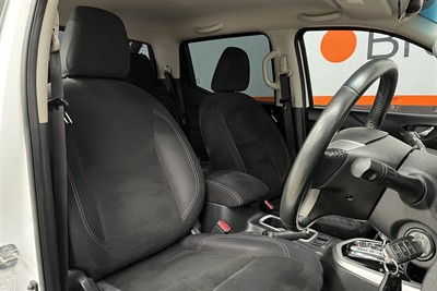 2019 Nissan Navara - Thumbnail