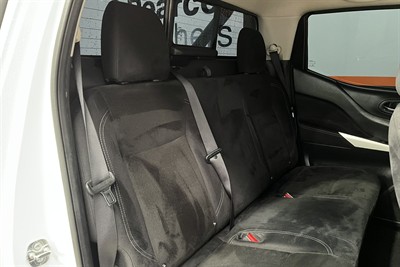 2019 Nissan Navara - Thumbnail