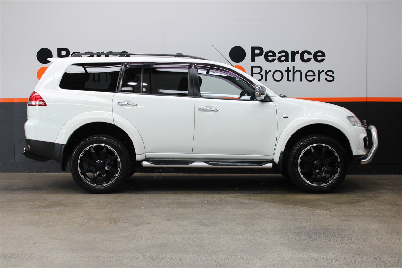 2015 Mitsubishi Challenger