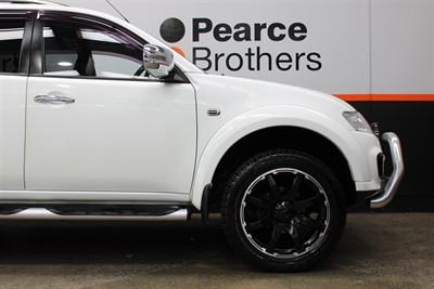 2015 Mitsubishi Challenger - Thumbnail