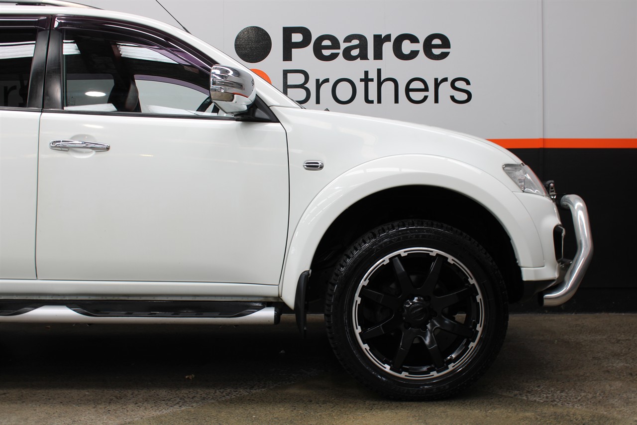 2015 Mitsubishi Challenger