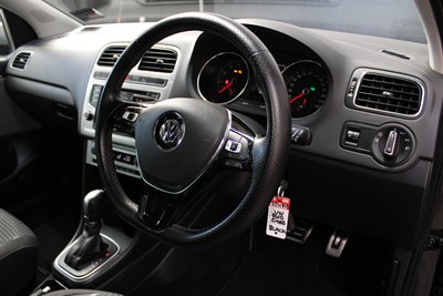 2015 Volkswagen Cross Polo - Thumbnail