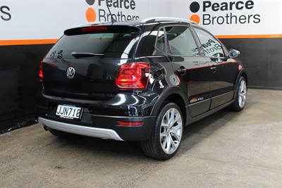 2015 Volkswagen Cross Polo - Thumbnail
