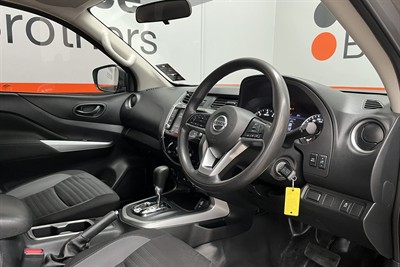 2021 Nissan Navara - Thumbnail