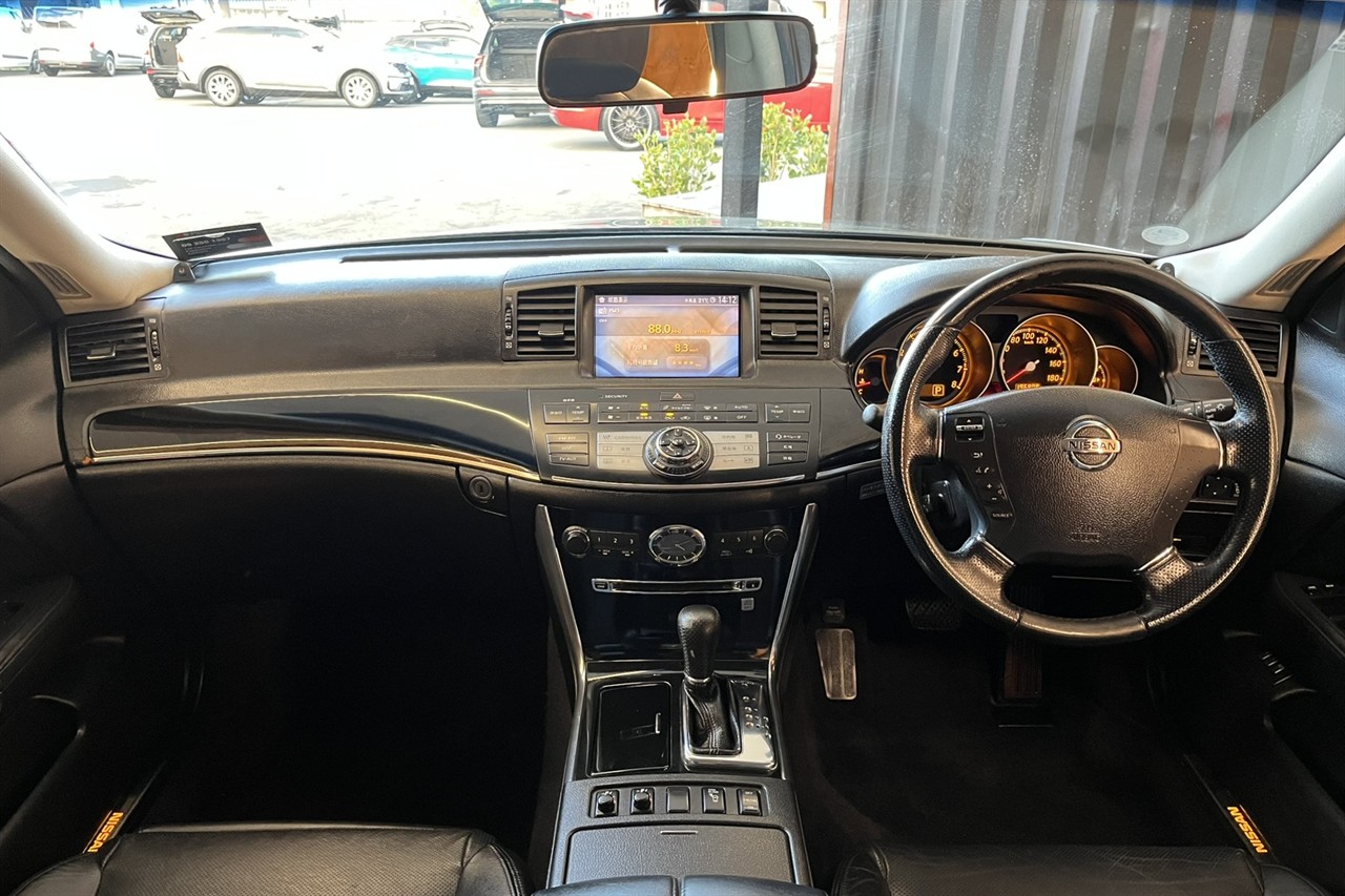2005 Nissan Fuga