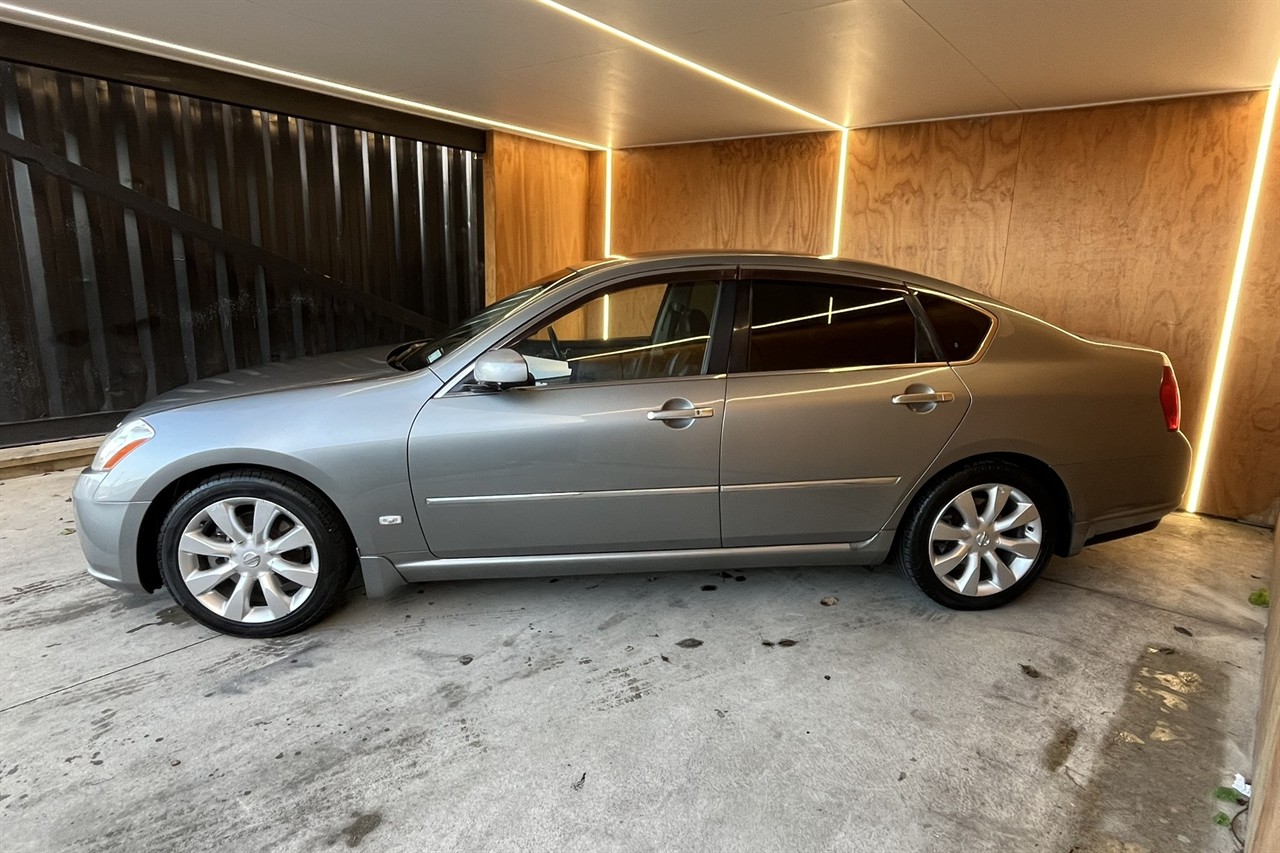 2005 Nissan Fuga