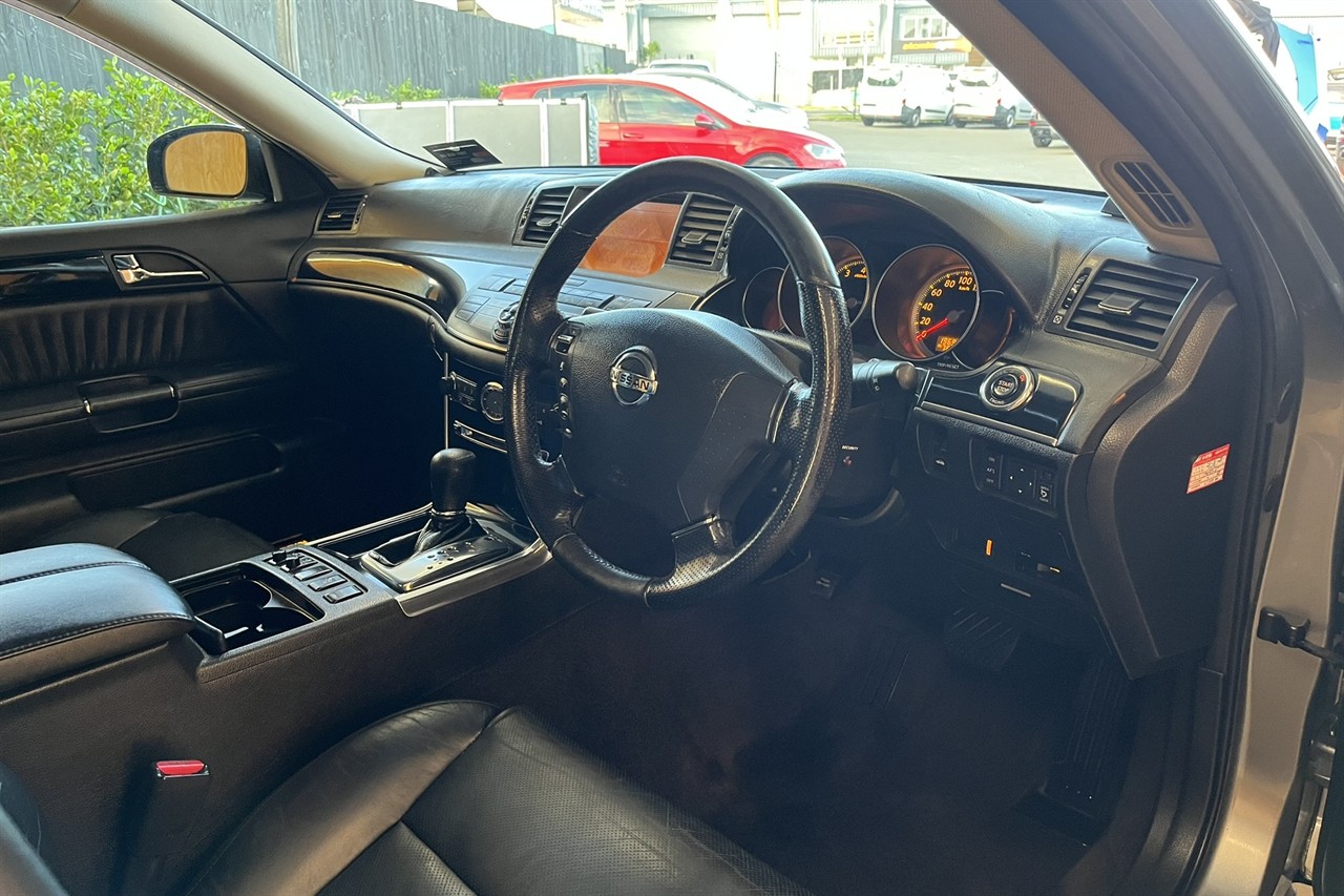 2005 Nissan Fuga