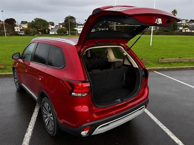 2020 Mitsubishi Outlander - Thumbnail