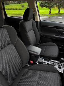 2020 Mitsubishi Outlander - Thumbnail