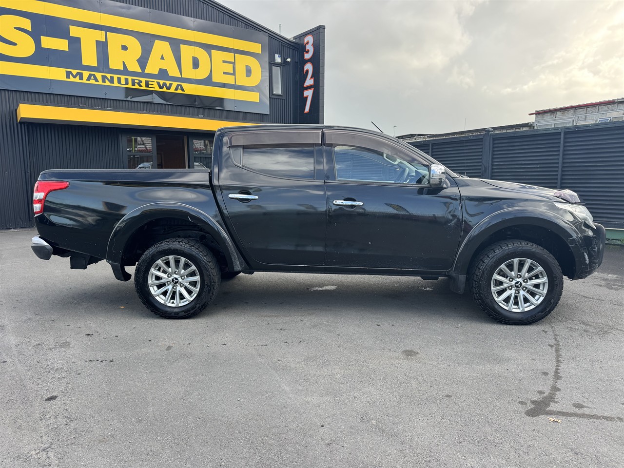 2015 Mitsubishi Triton