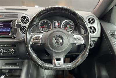 2016 Volkswagen TIGUAN - Thumbnail