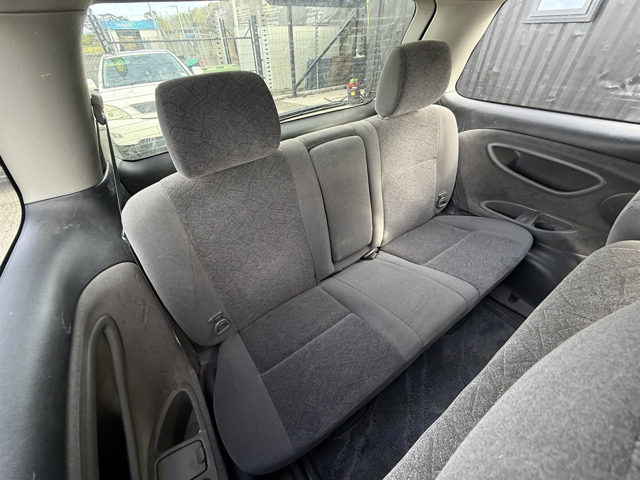 2004 Toyota Estima