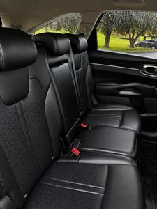 2022 Kia Sorento - Thumbnail