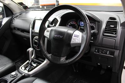 2021 Isuzu Mu-X - Thumbnail