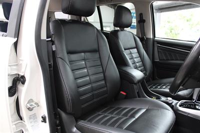 2021 Isuzu Mu-X - Thumbnail