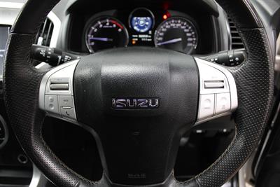 2021 Isuzu Mu-X - Thumbnail