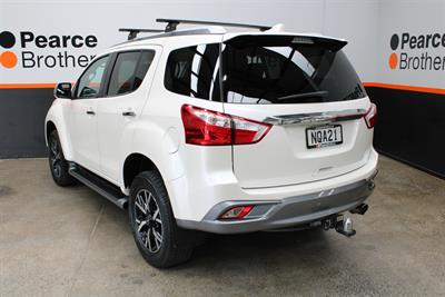 2021 Isuzu Mu-X - Thumbnail