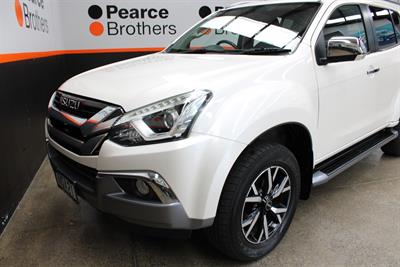 2021 Isuzu Mu-X - Thumbnail