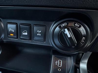 2022 Nissan Navara - Thumbnail