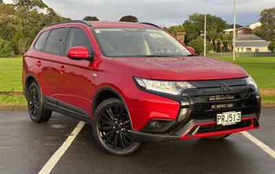 2023 Mitsubishi Outlander - Thumbnail