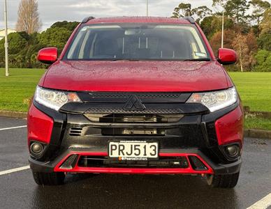 2023 Mitsubishi Outlander - Thumbnail