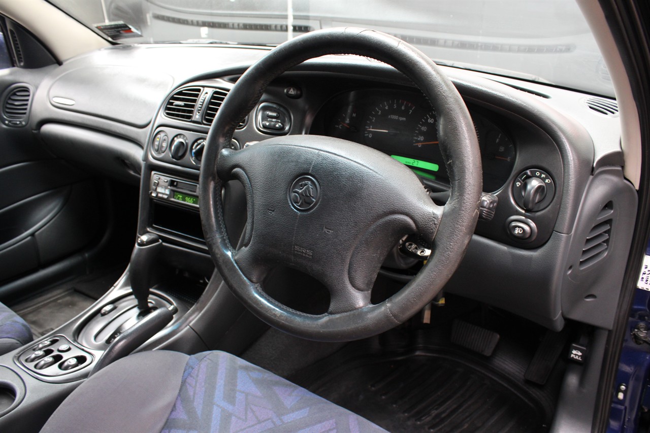 2000 Holden Commodore