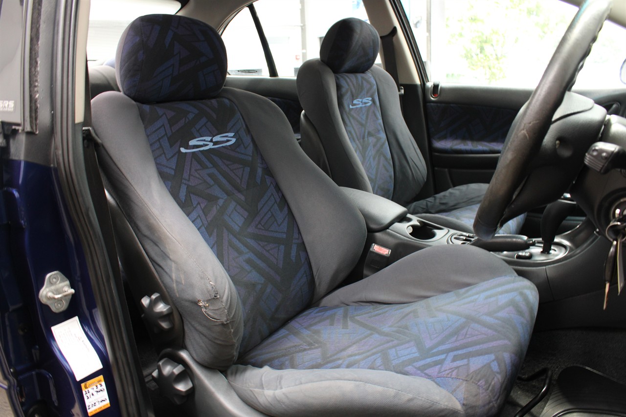 2000 Holden Commodore