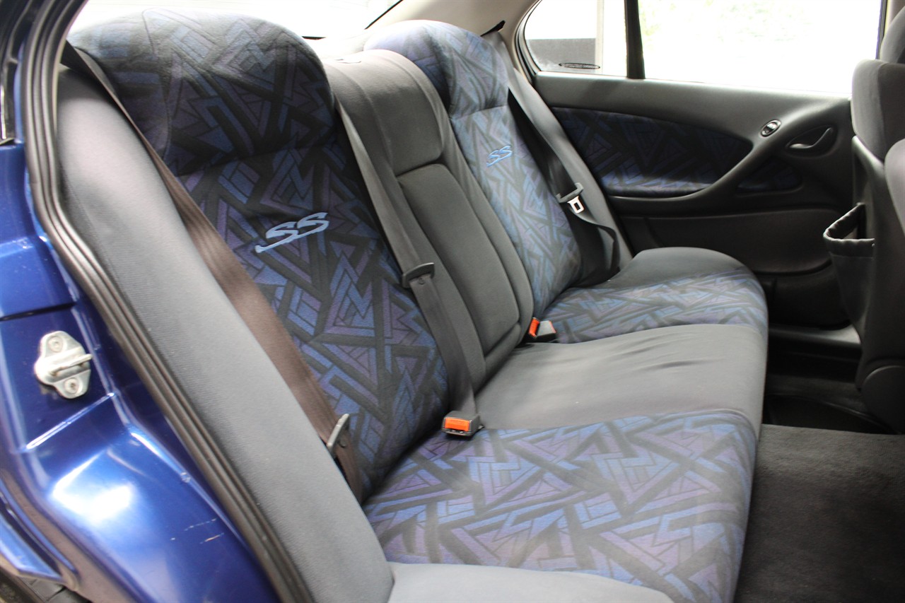 2000 Holden Commodore