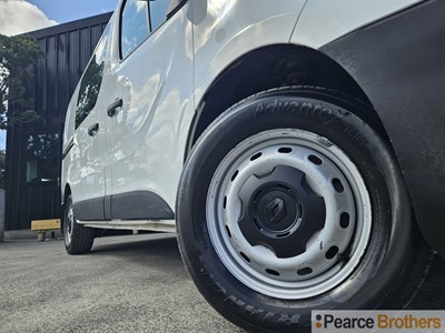 2021 Renault Trafic - Thumbnail