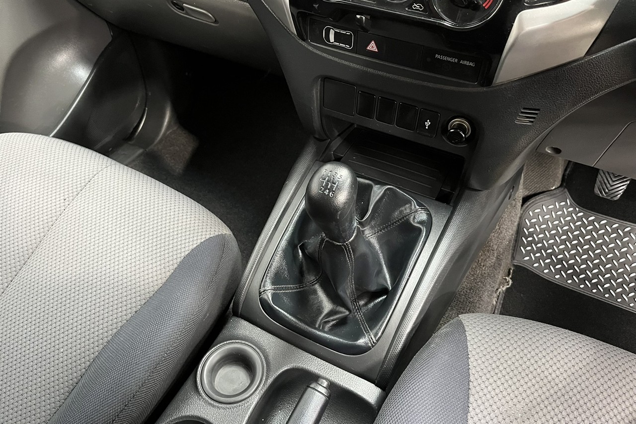 2015 Mitsubishi Triton