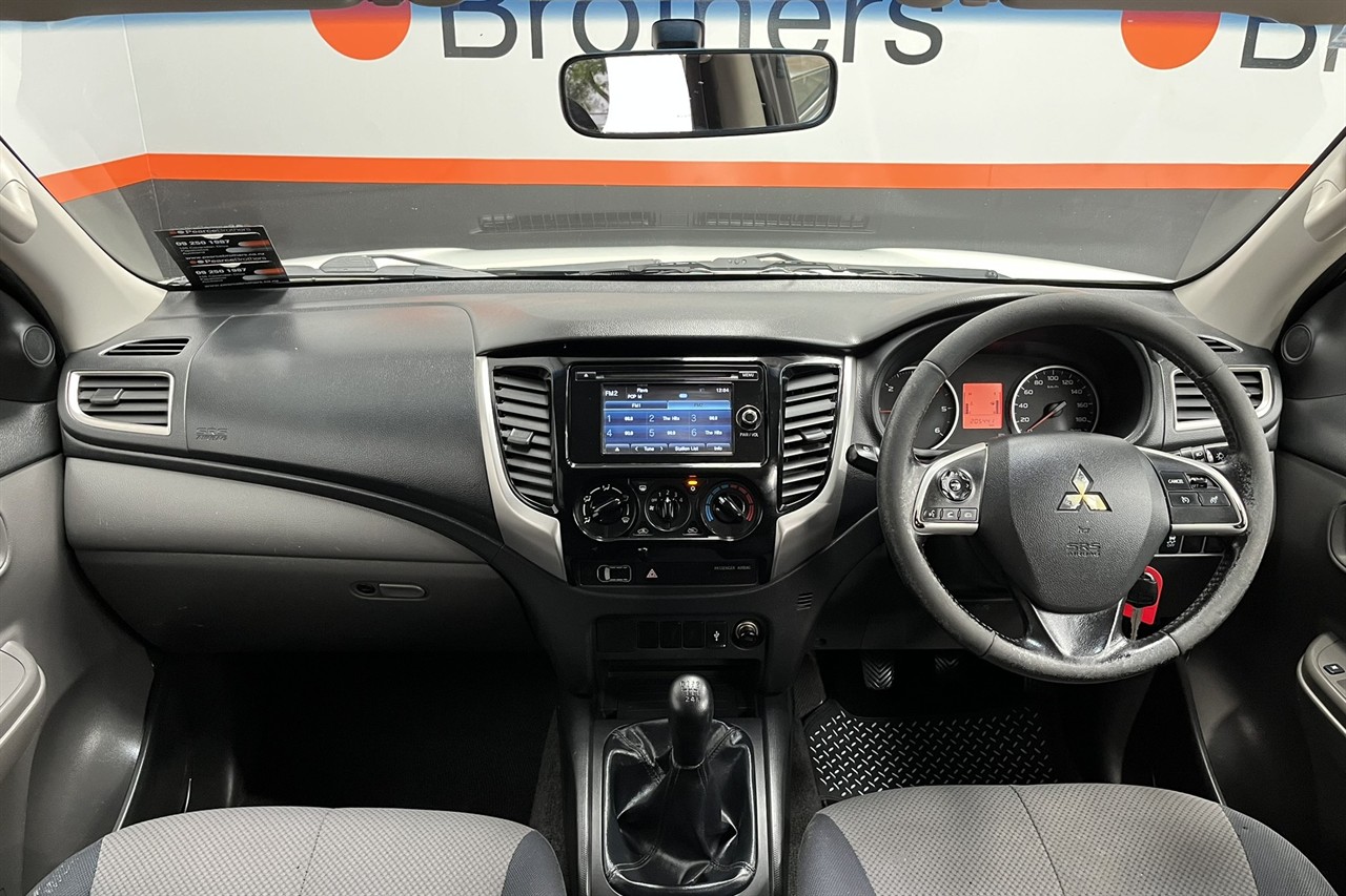 2015 Mitsubishi Triton