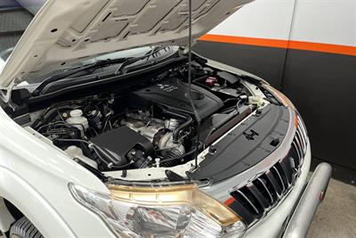 2015 Mitsubishi Triton - Thumbnail