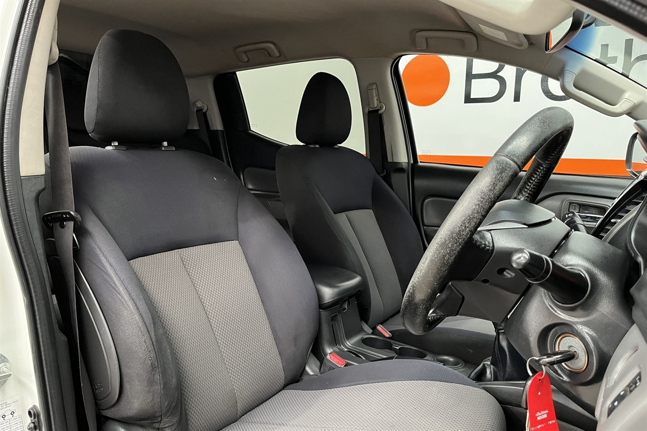 2015 Mitsubishi Triton