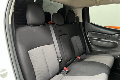 2015 Mitsubishi Triton - Thumbnail