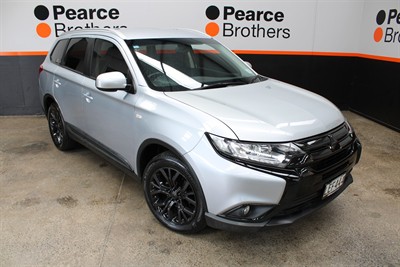 2018 Mitsubishi Outlander - Thumbnail