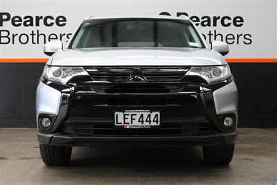 2018 Mitsubishi Outlander - Thumbnail