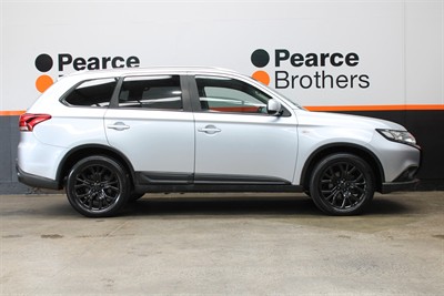 2018 Mitsubishi Outlander - Thumbnail