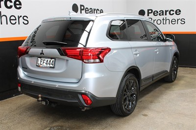 2018 Mitsubishi Outlander - Thumbnail
