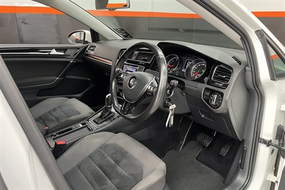 2014 Volkswagen GOLF - Thumbnail