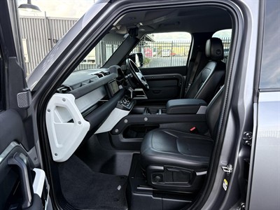 2021 Land Rover Defender - Thumbnail
